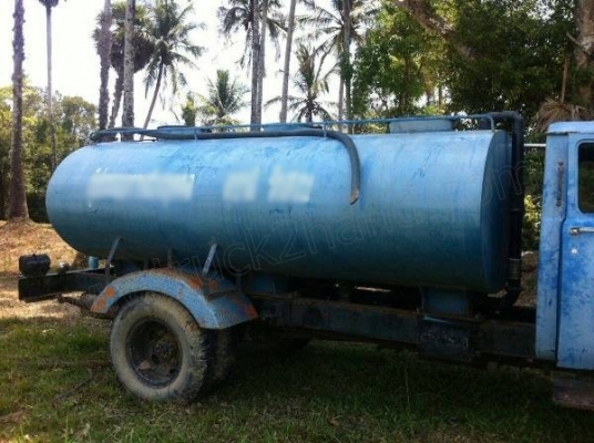 รถบรรทุกน้ำหัวยาว ยี่ห้อ NISSAN