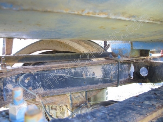 รถบรรทุกน้ำหัวยาว ยี่ห้อ NISSAN