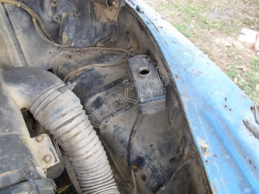 รถบรรทุกน้ำหัวยาว ยี่ห้อ NISSAN