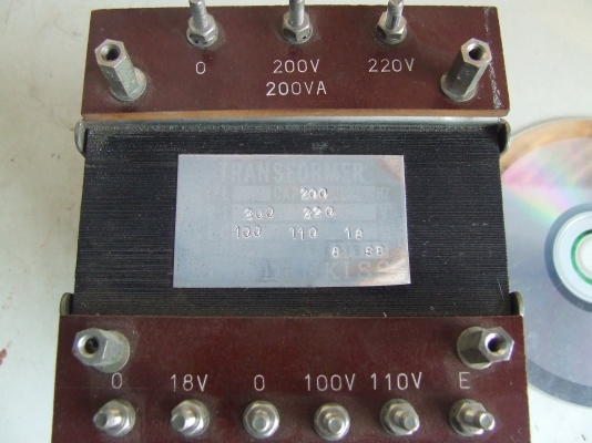 ขายทรามฟรอเมอร์   ไฟเข้า220   ออก  18 v  100  110  v