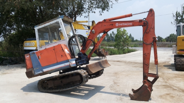 ขายด่วนรถเเม็คโครHITACHI EX27เทียบเท่า PC30มีหัวเก๋งเคื่องIZUSU3สูบเก่าญี่ปุ่นแท้ไม่เคยใช้งานเมืองไทยเลย