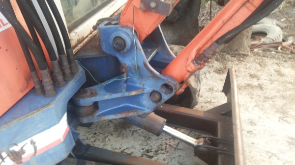 ขายด่วนรถเเม็คโครHITACHI EX27เทียบเท่า PC30มีหัวเก๋งเคื่องIZUSU3สูบเก่าญี่ปุ่นแท้ไม่เคยใช้งานเมืองไทยเลย