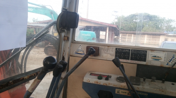 ขายด่วนรถเเม็คโครHITACHI EX27เทียบเท่า PC30มีหัวเก๋งเคื่องIZUSU3สูบเก่าญี่ปุ่นแท้ไม่เคยใช้งานเมืองไทยเลย