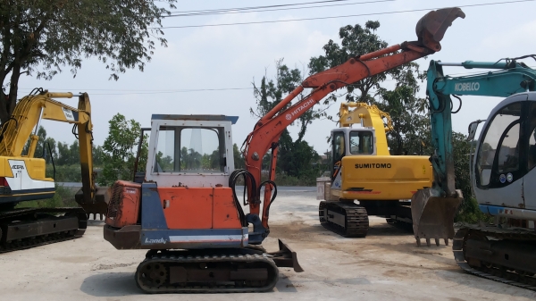 ขายด่วนรถเเม็คโครHITACHI EX27เทียบเท่า PC30มีหัวเก๋งเคื่องIZUSU3สูบเก่าญี่ปุ่นแท้ไม่เคยใช้งานเมืองไทยเลย