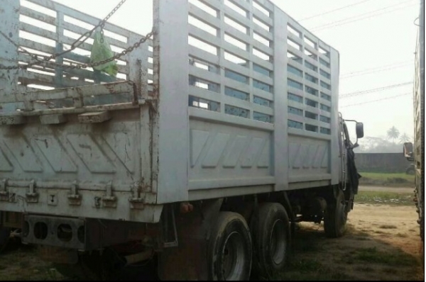 รถฮีโน่ 10 ล้อ รั้ว ( ไม่ดั้ม ) FL1J 210 แรงม้า. สนใจติดต่อ 081 - 6079515 รถฮีโน่ 10 ล้อ รั้ว ( ไม่ดั้ม ) FL1J 210 แรงม้า. สนใจติดต่อ 081 - 6079515