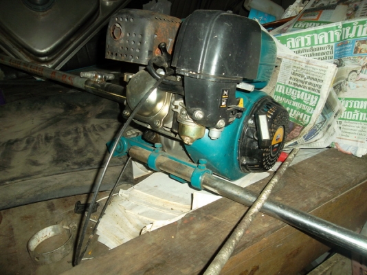 เครื่องเรือหางยาว พร้อมแป้นเกาะหางเรือไฟเบอร์ เครื่องเรือหางยาว พร้อมแป้นเกาะหางเรือไฟเบอร์