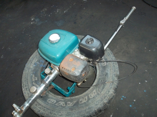 เครื่องเรือหางยาว พร้อมแป้นเกาะหางเรือไฟเบอร์ เครื่องเรือหางยาว พร้อมแป้นเกาะหางเรือไฟเบอร์