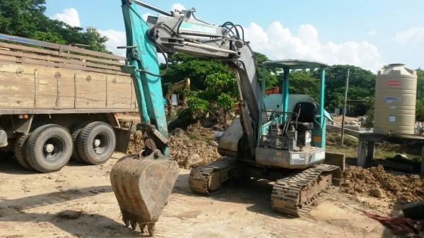 รถขุด KOMATSU PC50UU-1 โซ่ใหม่ทั้งสองข้าง ใบซื้อ ขาย ชอบราคาเท่าไร ต่อรองมาได้ครับ