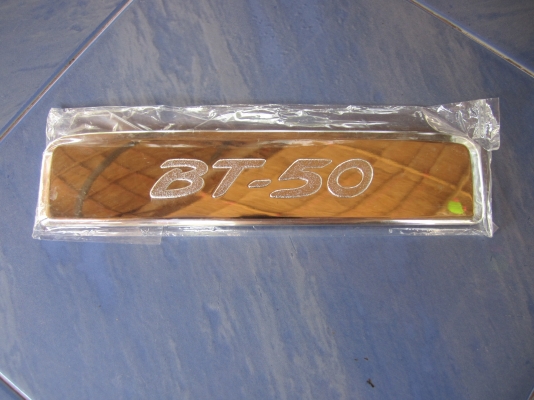 ขายฝาครอบโครเมี่ยม  ฝาท้าย  bt-50  ตัวเก่า