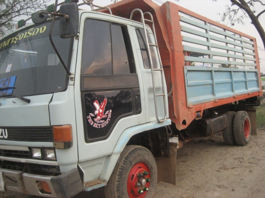 isuzu 6ล้อ ดั้ม พร้อมใช้งาน isuzu 6ล้อ ดั้ม พร้อมใช้งาน