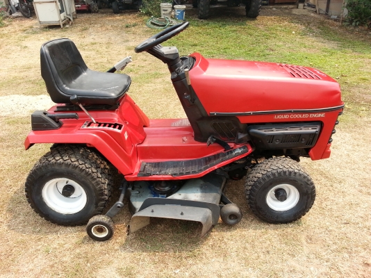 ขายรถตัดหญ้านั่งขับ