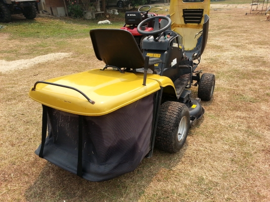 ขายรถตัดหญ้านั่งขับ