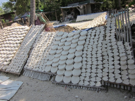 ขายดินสอพองลพบุรี สำหรับเล่นสงกรานต์ ราคาส่ง ขายดินสอพองลพบุรี สำหรับเล่นสงกรานต์ ราคาส่ง