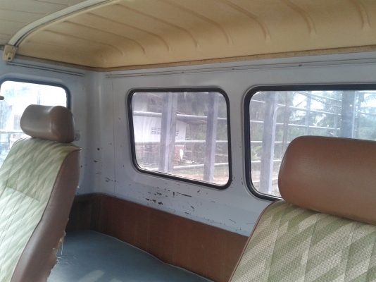 ขาย 6ล้อHINO FD172B เครื่องHO7C 185แรงกระบะคาร์โก้ยาว4.70เมตรพร้อมใช้