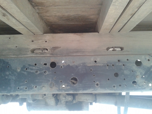 ขาย 6ล้อHINO FD172B เครื่องHO7C 185แรงกระบะคาร์โก้ยาว4.70เมตรพร้อมใช้