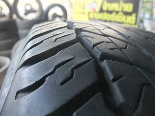 ยาง Dunlop 255/70/16 ปี13 สภาพสวยๆ ดอกหนาๆเลย