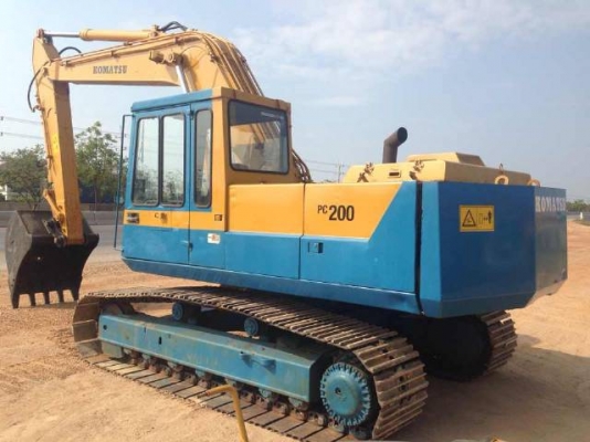 ขายรถแบคโฮ KOMATSU PC200-3 คอลโทรลสั้น ตัวเดินใหญ่ แทร็คใหญ่ รถนอกนำเข้าสภาพสวย มีVDOการทำงานครับ ขายรถแบคโฮ KOMATSU PC200-3 คอลโทรลสั้น ตัวเดินใหญ่ แทร็คใหญ่ รถนอกนำเข้าสภาพสวย มีVDOการทำงานครับ