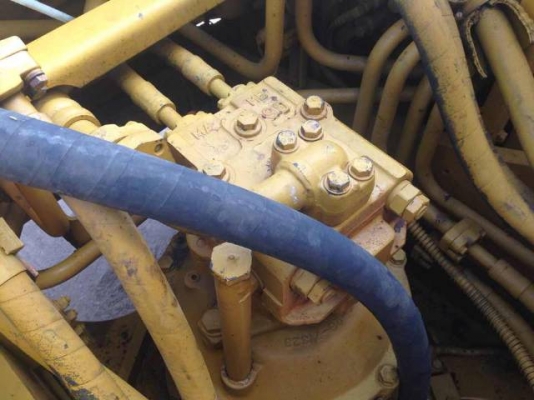 ขายรถแบคโฮ KOMATSU PC200-3 คอลโทรลสั้น ตัวเดินใหญ่ แทร็คใหญ่ รถนอกนำเข้าสภาพสวย มีVDOการทำงานครับ ขายรถแบคโฮ KOMATSU PC200-3 คอลโทรลสั้น ตัวเดินใหญ่ แทร็คใหญ่ รถนอกนำเข้าสภาพสวย มีVDOการทำงานครับ