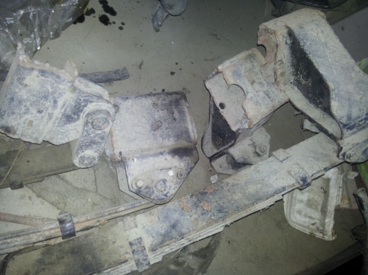 แหนบจิ๊ปมิตซู หน้ากว้าง ตัดแซสซีมา พร้อมเต้าแหนบโตงเตง ครบชุดหน้าหลัง