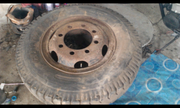 ขายล้อกระทะพร้อมยาง อะไหล่10 ล้อหัวยาว ราคา 3000