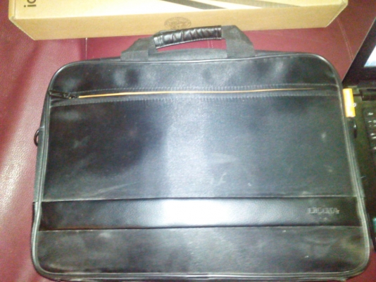 ขาย lenolvo ideapad S300 notebook สถาพ 99.99\% ไม่ค่อยได้ใช้ บางเฉียบ แบตอึด สเปกดี ยกกล่อง ถูกๆ ขาย lenolvo ideapad S300 notebook สถาพ 99.99\% ไม่ค่อยได้ใช้ บางเฉียบ แบตอึด สเปกดี ยกกล่อง ถูกๆ