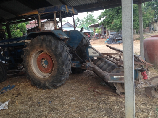 ขายรถไถ FORD 6600 เต็ม มีภาพวีดีโอ  เกียร์ D5NN  ท้ายเบาะD6NN  เครื่องดี T3-D5NN ผาน 7 ดันหน้า สภาพเดิมๆ เอกสารใบอินวอย  ราคา 338000 บาท  สนใจติดต่อ คุณชัยย สตึก โทร 081-9972972 089-8451778