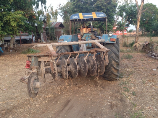 ขายรถไถ FORD 6600 เต็ม มีภาพวีดีโอ  เกียร์ D5NN  ท้ายเบาะD6NN  เครื่องดี T3-D5NN ผาน 7 ดันหน้า สภาพเดิมๆ เอกสารใบอินวอย  ราคา 338000 บาท  สนใจติดต่อ คุณชัยย สตึก โทร 081-9972972 089-8451778