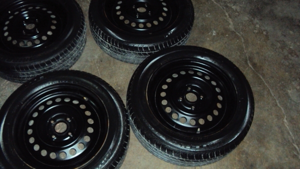 ขายกะทะ15แถมยาง185 60 15ราคาถูกๆมี4วงๆละ400บาท ขายกะทะ15แถมยาง185 60 15ราคาถูกๆมี4วงๆละ400บาท