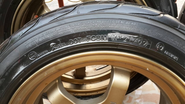 แม็ก te37 ขอบ15x8 พร้อมยางโยโก 195 55 15 ปี09  1ชุด สวยๆ