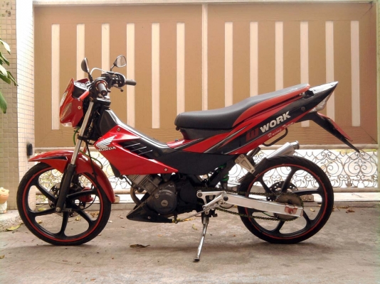 ขออนุญาติขาย Honda Sonic New 125 ชุดสีตัวแข่ง ล้อแม็ก โอนฟรีครับ