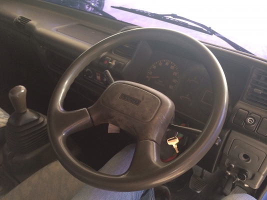 ขาย6ล้อ NQRปี2002 ยาว5.50เมตรครับ570000เอาไปเลย ขาย6ล้อ NQRปี2002 ยาว5.50เมตรครับ570000เอาไปเลย