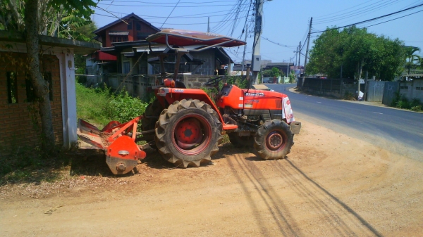 รถไถ KUBOTA L3408 อุปกรณ์มี จอบหมุน ชอบราคาเท่าใด ต่อรองราคาได้ครับ