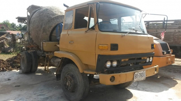 รถโม่ปูนมิตซูบิชิ ฟูโซ่ เครื่อง 6D14 ..โม่ขนาด ๓ คิว มีทะเบียน ชอบราคาเท่าใด ต่อรองราคากันได้ครับ