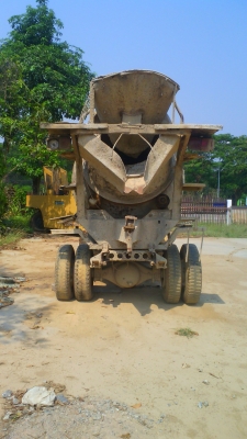 รถโม่ปูนมิตซูบิชิ ฟูโซ่ เครื่อง 6D14 ..โม่ขนาด ๓ คิว มีทะเบียน ชอบราคาเท่าใด ต่อรองราคากันได้ครับ