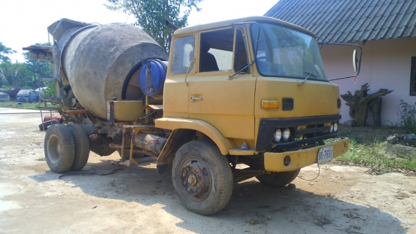 รถโม่ปูนมิตซูบิชิ ฟูโซ่ เครื่อง 6D14 ..โม่ขนาด ๓ คิว มีทะเบียน ชอบราคาเท่าใด ต่อรองราคากันได้ครับ