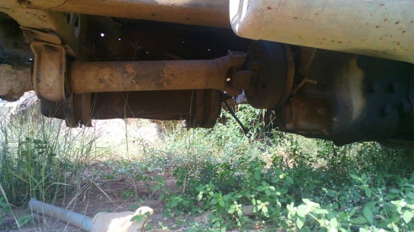 รถโม่ปูน ISUZU KS  เครื่อง EH700 โม่ขนาด ๓ คิว แบบโม่ตรง ปั้ม KAYABA