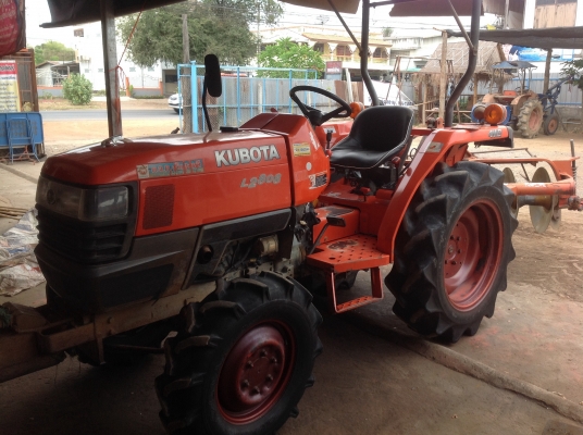 ปัญญาแทรคเตอร์มาแล้ว...จัดมาให้ครับ คูโบต้า L2808  ผาน5 พร้อมเล่มทะเบียน