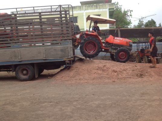 ปัญญาแทรคเตอร์มาแล้ว...จัดมาให้ครับ คูโบต้า L2808  ผาน5 พร้อมเล่มทะเบียน