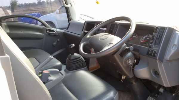 ขายดาวน์ NPR150 รถสองปีกว่ามี2คันครับ ลดเงินดาวน์เหลือ 250000 ครับ