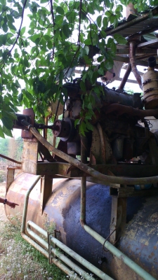 เรือดูดทราย..เครื่องฮีโน่ อีเอฟ ๗๕๐ วี ๘ มีหัวเจาะ ท่อดูด ๑๐ นิ้ว ควบคุมด้วยระบบไฮดรอลิก