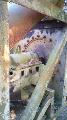 เรือดูดทราย..เครื่องฮีโน่ อีเอฟ ๗๕๐ วี ๘ มีหัวเจาะ ท่อดูด ๑๐ นิ้ว ควบคุมด้วยระบบไฮดรอลิก