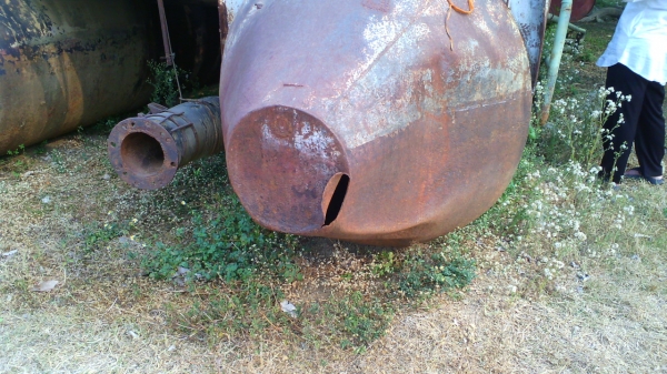 เรือดูดทราย..เครื่องฮีโน่ อีเอฟ ๗๕๐ วี ๘ มีหัวเจาะ ท่อดูด ๑๐ นิ้ว ควบคุมด้วยระบบไฮดรอลิก