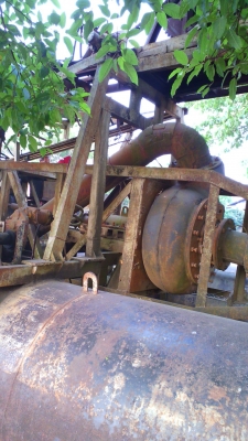 เรือดูดทราย..เครื่องฮีโน่ อีเอฟ ๗๕๐ วี ๘ มีหัวเจาะ ท่อดูด ๑๐ นิ้ว ควบคุมด้วยระบบไฮดรอลิก