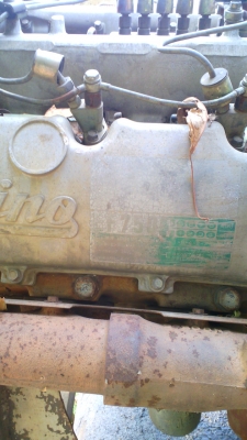 เรือดูดทราย..เครื่องฮีโน่ อีเอฟ ๗๕๐ วี ๘ มีหัวเจาะ ท่อดูด ๑๐ นิ้ว ควบคุมด้วยระบบไฮดรอลิก