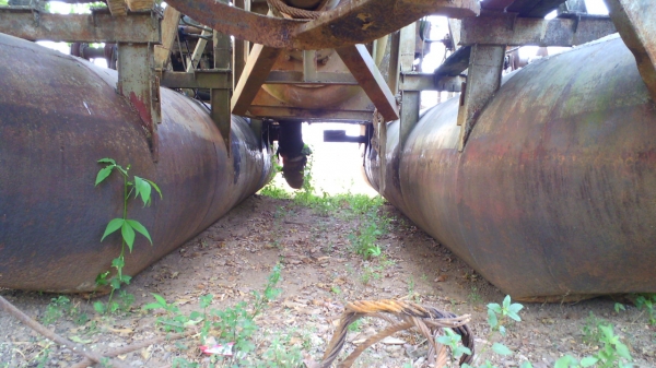 เรือดูดทราย..เครื่องฮีโน่ อีเอฟ ๗๕๐ วี ๘ มีหัวเจาะ ท่อดูด ๑๐ นิ้ว ควบคุมด้วยระบบไฮดรอลิก