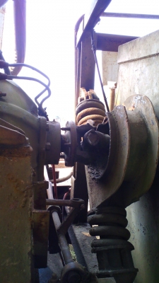 เรือดูดทราย..เครื่องฮีโน่ อีเอฟ ๗๕๐ วี ๘ มีหัวเจาะ ท่อดูด ๑๐ นิ้ว ควบคุมด้วยระบบไฮดรอลิก