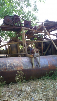 เรือดูดทราย..เครื่องฮีโน่ อีเอฟ ๗๕๐ วี ๘ มีหัวเจาะ ท่อดูด ๑๐ นิ้ว ควบคุมด้วยระบบไฮดรอลิก