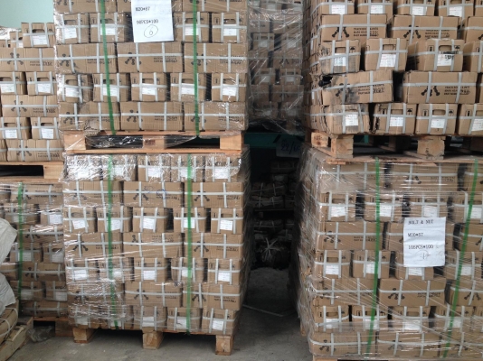 น็อตยึดแผ่นแทร็ค น็อตยึดแผ่นแทร็ค