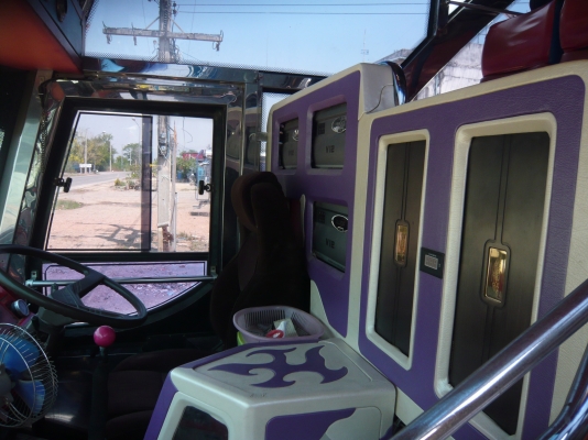 รถบัสพัดลมชั้นครึ่งสภาพสวย