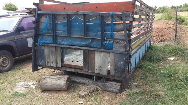 ขายด่วนคอกรถยกลงจากksขาย6000บาท